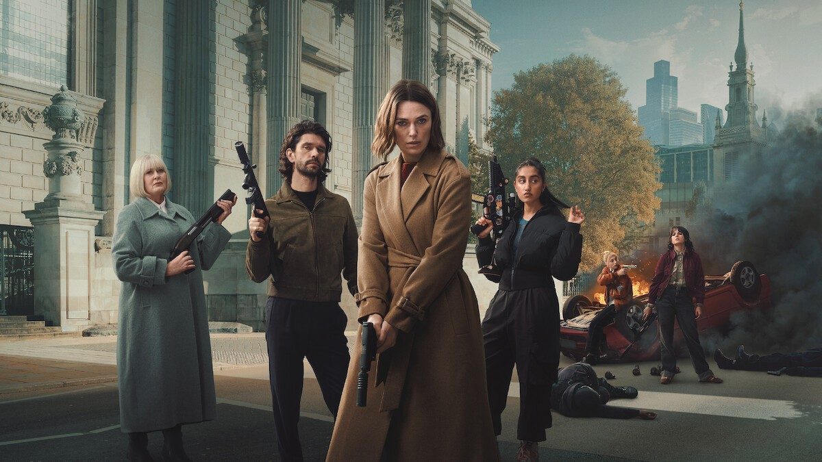 Arte de Black Doves com Keira Knightley e Ben Whishaw